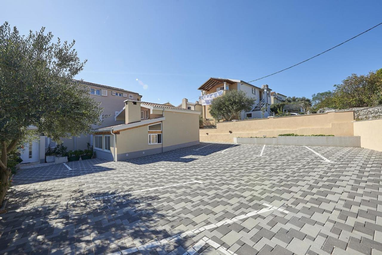 Apartments With A Parking Space Mavarstica, Ciovo - 17803 Trogir Luaran gambar