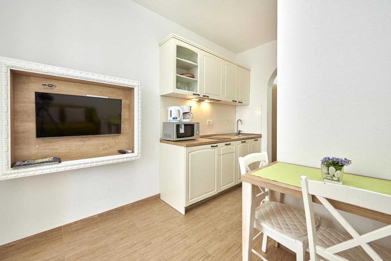 Apartments With A Parking Space Mavarstica, Ciovo - 17803 Trogir Luaran gambar