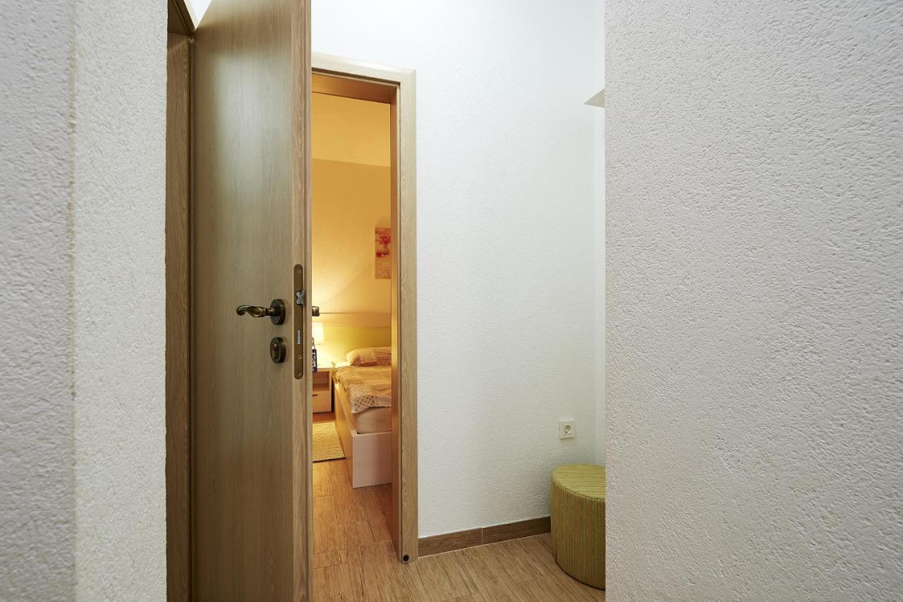 Apartments With A Parking Space Mavarstica, Ciovo - 17803 Trogir Luaran gambar
