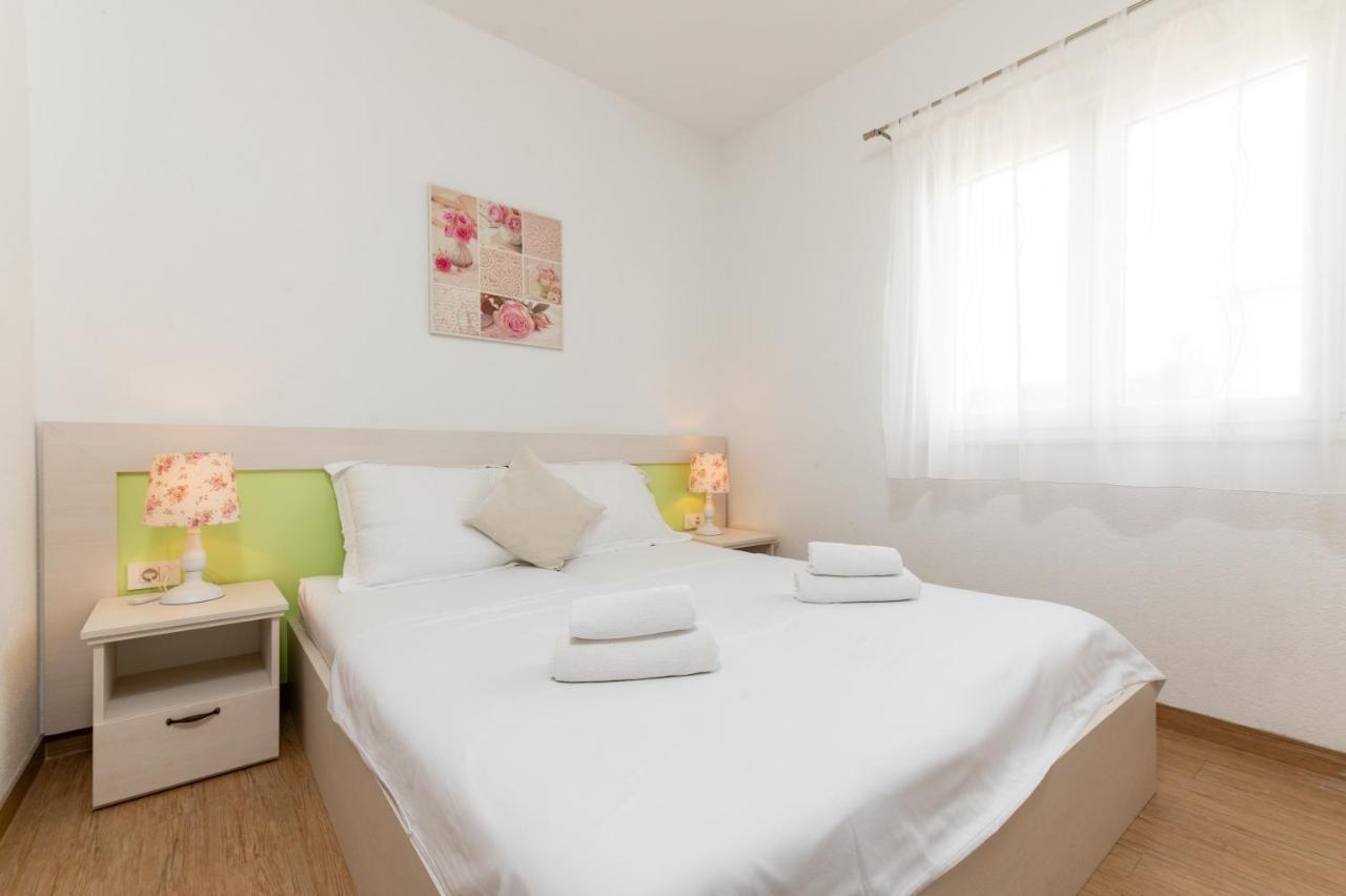Apartments With A Parking Space Mavarstica, Ciovo - 17803 Trogir Luaran gambar