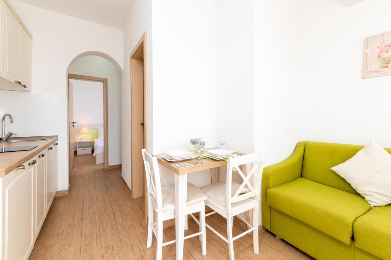 Apartments With A Parking Space Mavarstica, Ciovo - 17803 Trogir Luaran gambar